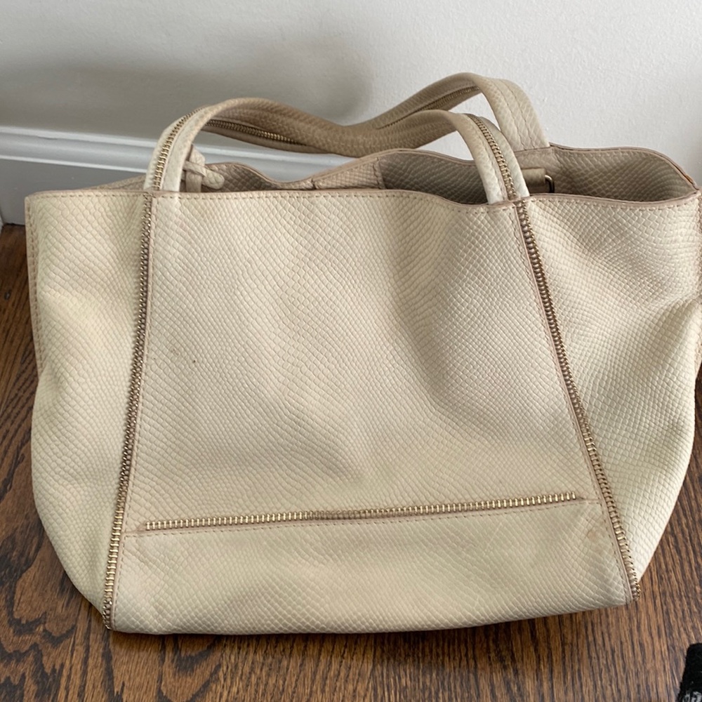 Boktier handbag.